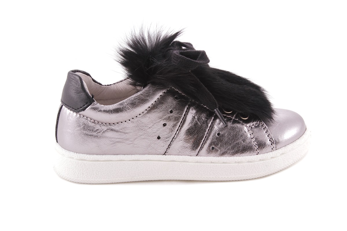 Sneaker Zilver Metallic Veter Met Zwart Pelsje
